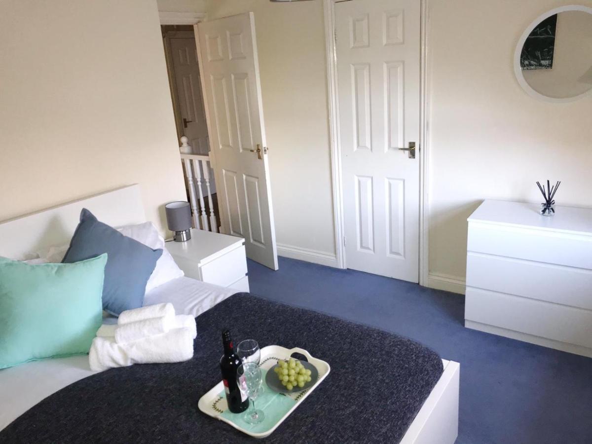 Chani Place Northampton Esterno foto